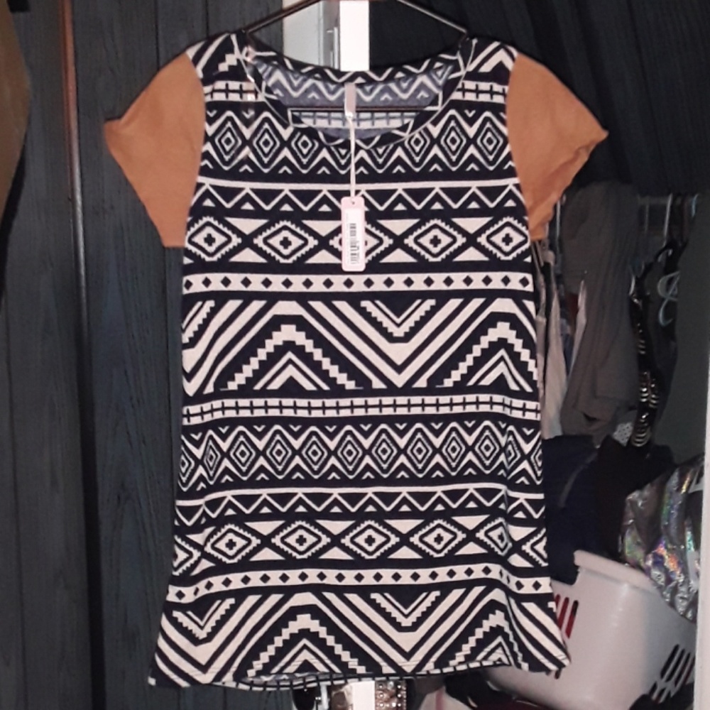 Adorable new top by pink blush size small